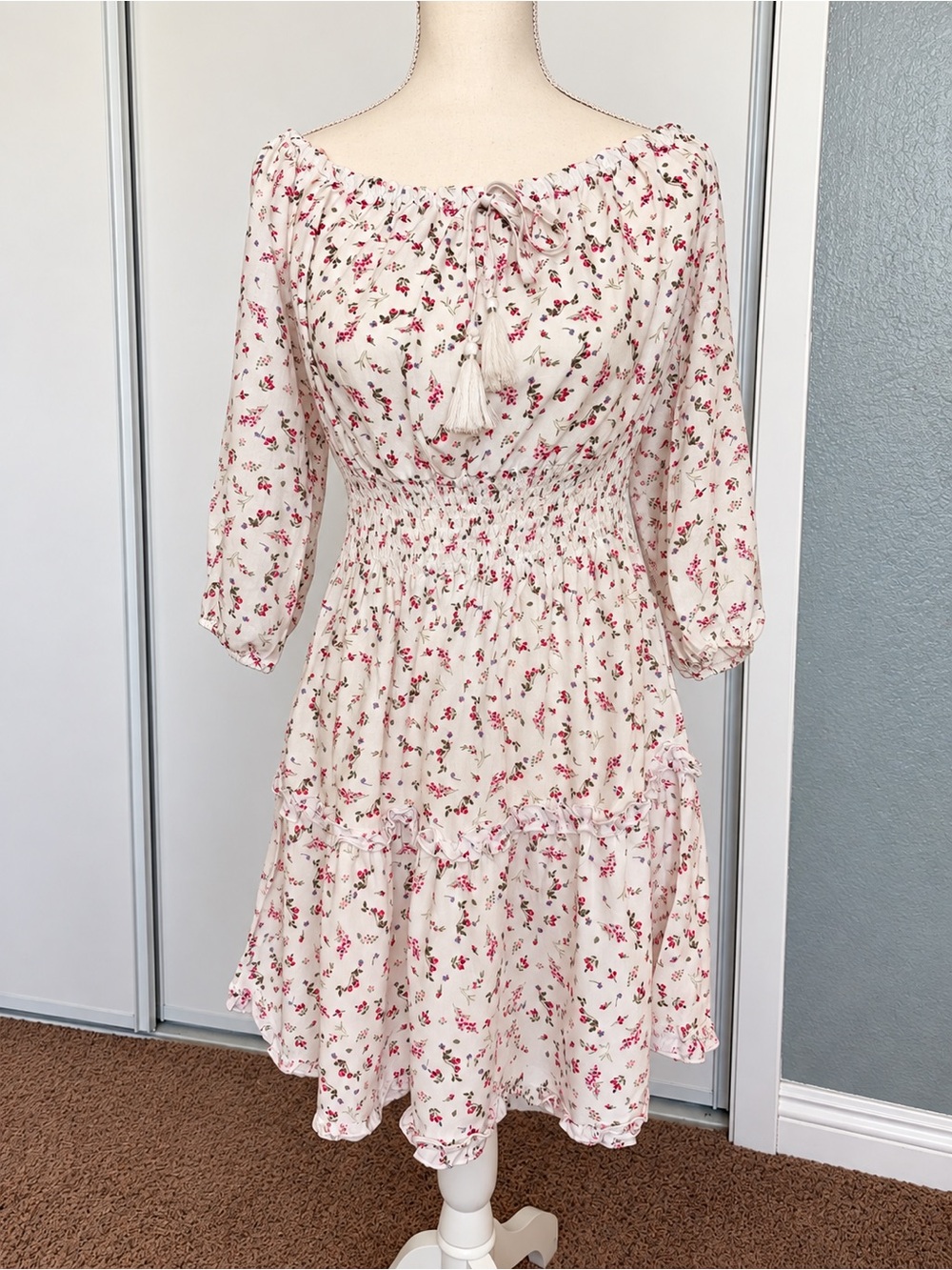 For Justify Women's Cream Floral Smocked Waist Midi Dress Size Large